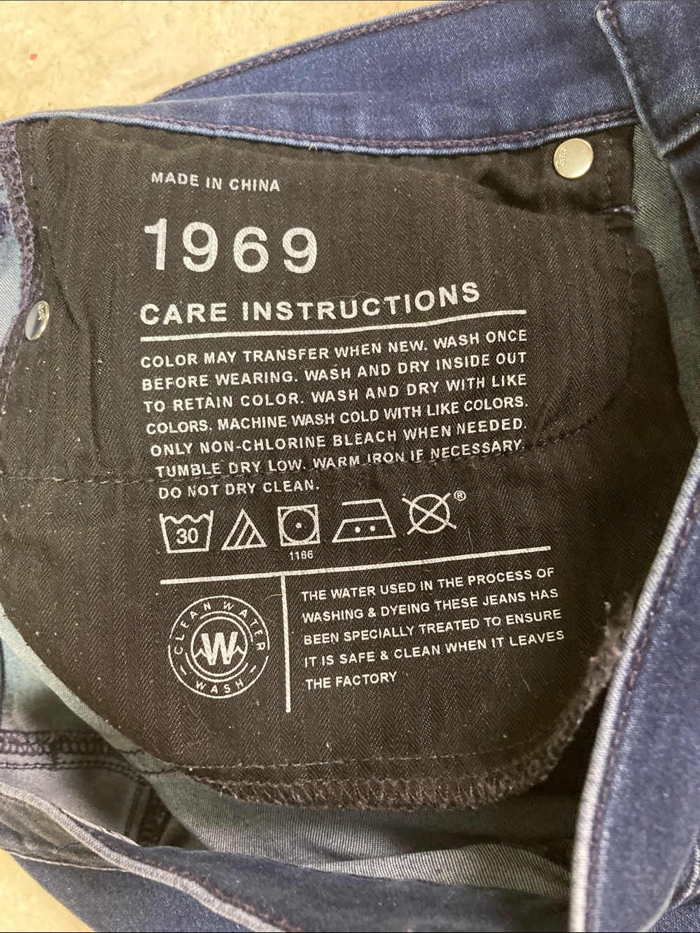 GAP Women's Dark Indigo Skinny Jeans - Picture 3 of 6